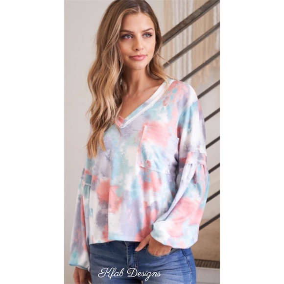 LAST V Neck Puff Sleeve Tie Dye Front Pocket Top - Picture 2 of 9